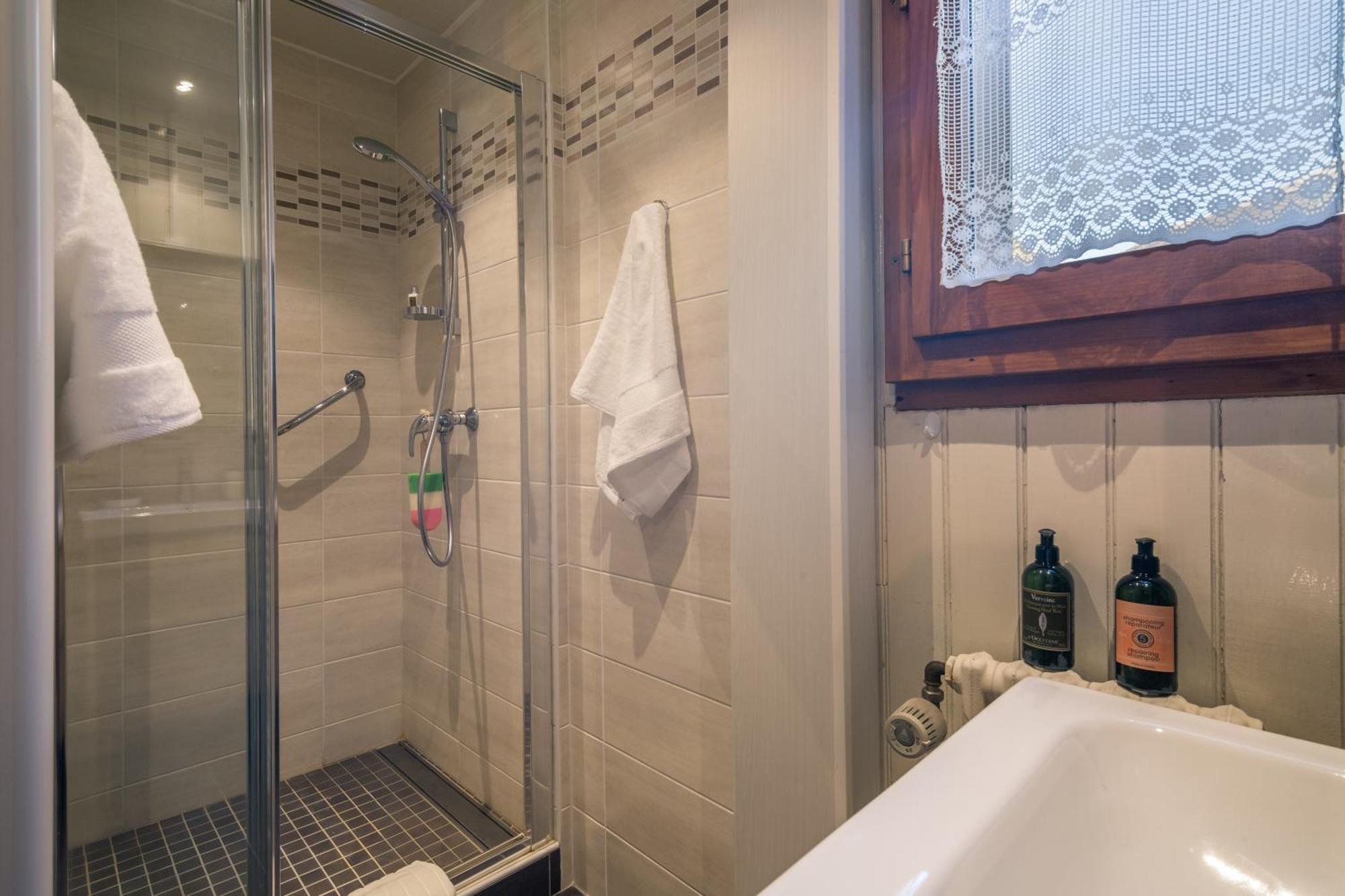 Montblanc Alpine Ski & Sauna Retreat - Happy Rentals Шамони Экстерьер фото